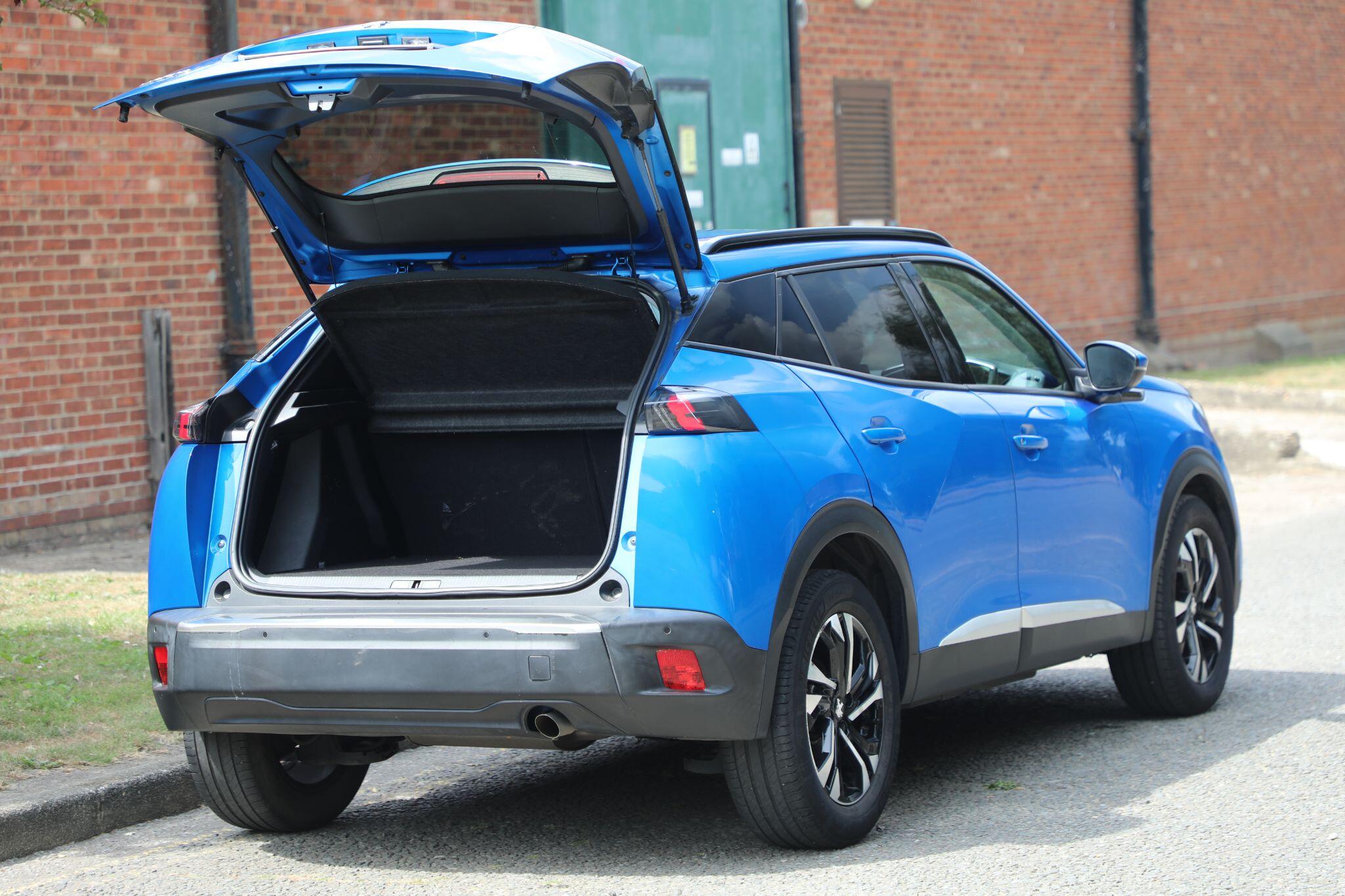 Large vehicle image